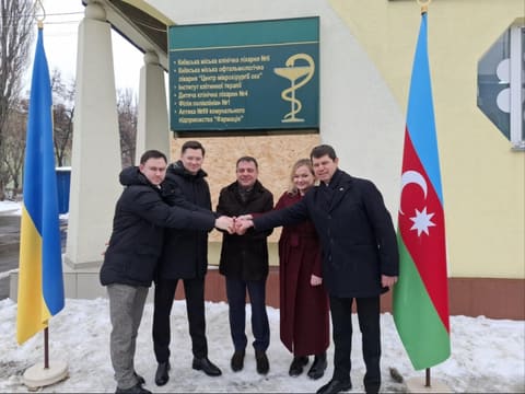 Azərbaycanın növbəti humanitar yardım yükü Kiyev şəhərinə təhvil verilib