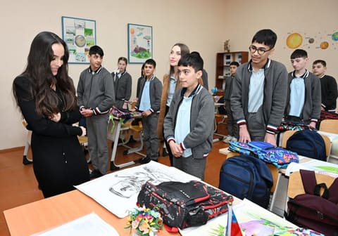 Leyla Əliyeva və Alena Əliyeva Quba şəhərində internat tipli ümumtəhsil məktəbini və STEAM mərkəzini ziyarət ediblər