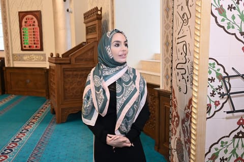 Leyla Əliyeva və Alena Əliyeva Cümə məscidini ziyarət ediblər