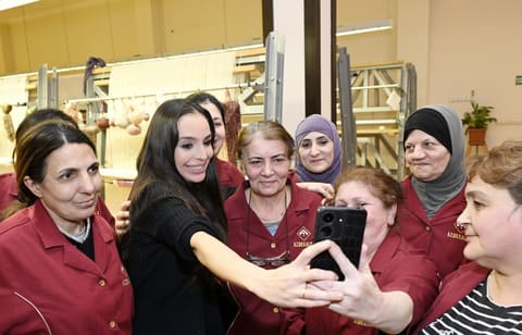 “Azərxalça” ASC-nin Şuşa məscidi üçün hazırladığı növbəti xalçalarının kəsim mərasimi keçirilib