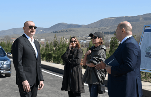 İlham Əliyev Xocavənd kəndində görülmüş işlərlə tanış olub - YENİLƏNİB  - FOTOLAR