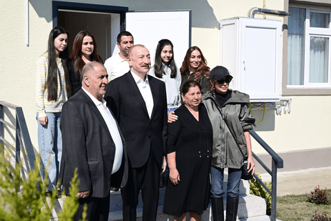 İlham Əliyev Xocavənd kəndində görülmüş işlərlə tanış olub - YENİLƏNİB  - FOTOLAR