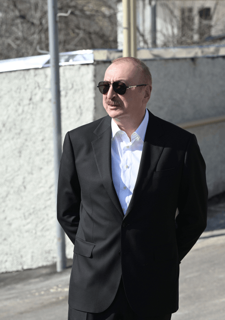 İlham Əliyev Xocalının Xanabad kəndində görülmüş işlərlə tanış olub -YENİLƏNİB - FOTOLAR