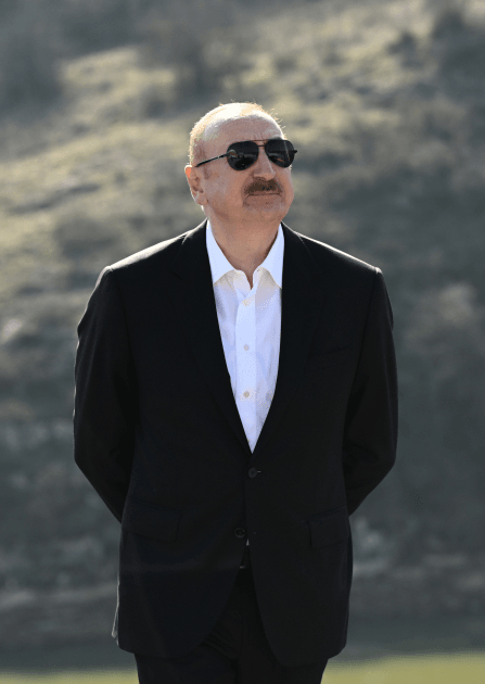 İlham Əliyev Xocalının Xanabad kəndində görülmüş işlərlə tanış olub -YENİLƏNİB - FOTOLAR