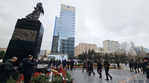 FHN kollektivi Xocalı soyqırımı abidəsini ziyarət edib 