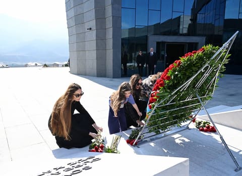 İlham Əliyev Xocalı Soyqırımı Memorialının açılışında iştirak edib - YENİLƏNİB 4