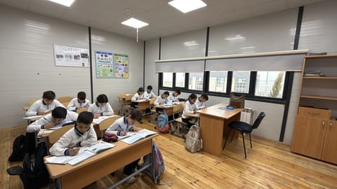 Zəfərin sədası sinif otaqlarından gəlir: Kəlbəcərdə yeni məktəb - FOTOLAR