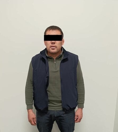 Qırğızıstanda  iki yüksək rütbəli polis zabiti saxlanılıb