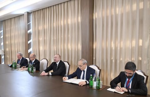 Prezident İlham Əliyev Avropa Komissiyasının enerji və mənzil siyasəti üzrə komissarını qəbul edib
