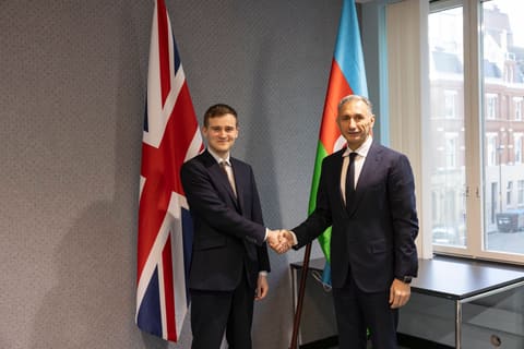Azərbaycan və Britaniya arasında uçuşların sayının artırılması müzakirə olunub