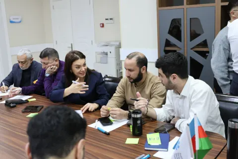 Media nümayəndələri üçün vörkşop keçirilib - FOTOLAR