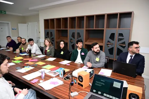 Media nümayəndələri üçün vörkşop keçirilib - FOTOLAR