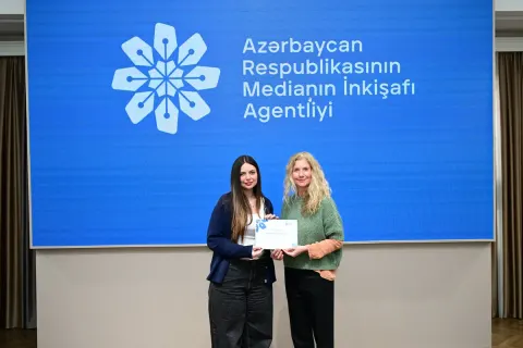 Media nümayəndələri üçün vörkşop keçirilib - FOTOLAR