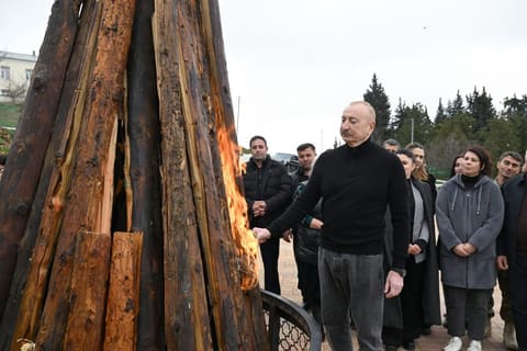İlham Əliyev Xocavəndin Xanoba kəndində fərdi evlərin və infrastrukturun bərpası sahəsində görülən işlərlə tanış olub - YENİLƏNİB