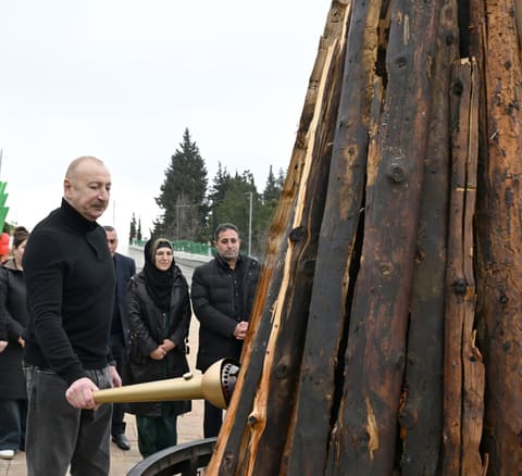 Prezident Xanoba sakinləri ilə birlikdə Novruz tonqalını alovlandırıb - FOTOLAR