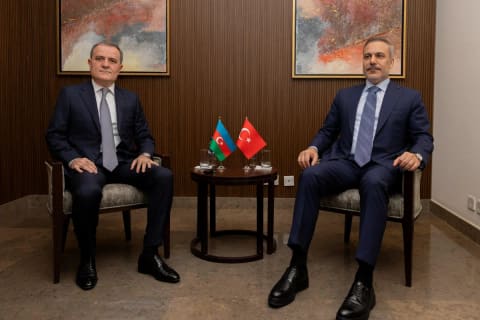 Ceyhun Bayramovla Hakan Fidan arasında Ər-Riyadda görüş keçirilib - YENİLƏNİB