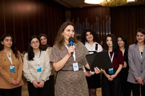“Parla” təqaüd və inkişaf proqramına yeni qoşulan 50 tələbə qızla görüş keçirilib