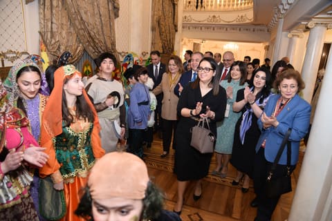 “Dəyərlərimizi qoruyaq: keçmişdən gələcəyə yurdum mənim” tamaşası təqdim olunub - FOTO