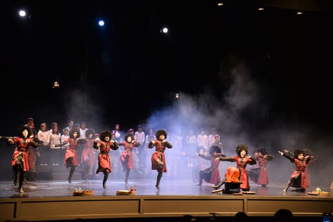 “Dəyərlərimizi qoruyaq: keçmişdən gələcəyə yurdum mənim” tamaşası təqdim olunub - FOTO