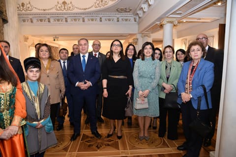 “Dəyərlərimizi qoruyaq: keçmişdən gələcəyə yurdum mənim” tamaşası təqdim olunub - FOTO