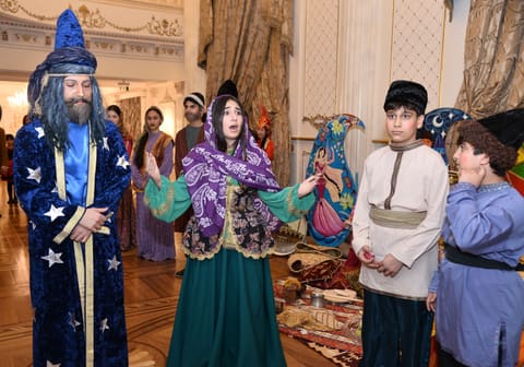 “Dəyərlərimizi qoruyaq: keçmişdən gələcəyə yurdum mənim” tamaşası təqdim olunub - FOTO