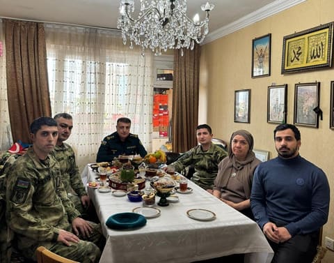 Dövlət Sərhəd Xidmətinin rəhbərliyi şəhid ailələrini ziyarət edib - FOTO