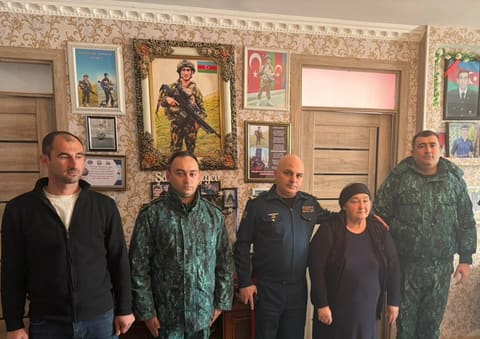 Dövlət Sərhəd Xidmətinin rəhbərliyi şəhid ailələrini ziyarət edib - FOTO