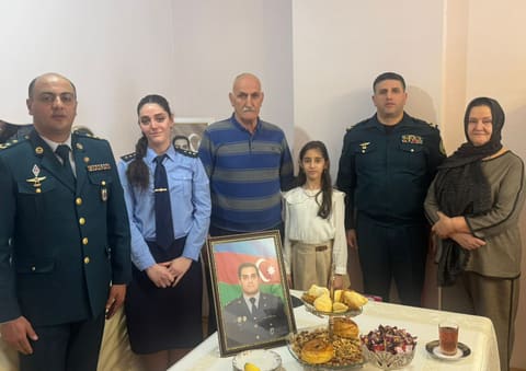 Dövlət Sərhəd Xidmətinin rəhbərliyi şəhid ailələrini ziyarət edib - FOTO