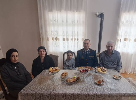 Dövlət Sərhəd Xidmətinin rəhbərliyi şəhid ailələrini ziyarət edib - FOTO