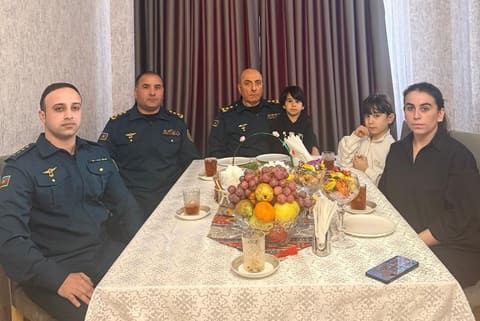 Dövlət Sərhəd Xidmətinin rəhbərliyi şəhid ailələrini ziyarət edib - FOTO