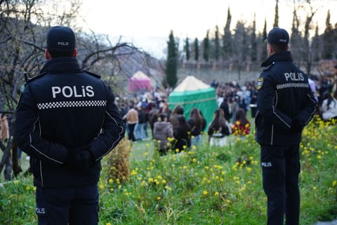 Polis əməkdaşları gücləndirilmiş iş rejimində xidmət edir