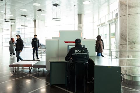 Polis əməkdaşları gücləndirilmiş iş rejimində xidmət edir