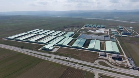 Prezident İlham Əliyev Şamaxıda “Şirvan Aqro” heyvandarlıq kompleksinin açılışında iştirak edib