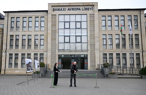 Prezident İlham Əliyev Şamaxı Avropa liseyinin yeni binasının açılışında iştirak edib