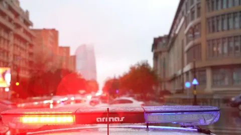 Yağışa görə polis naryadları küçə və prospektlər boyu xidmətə cəlb olunublar - FOTOLAR