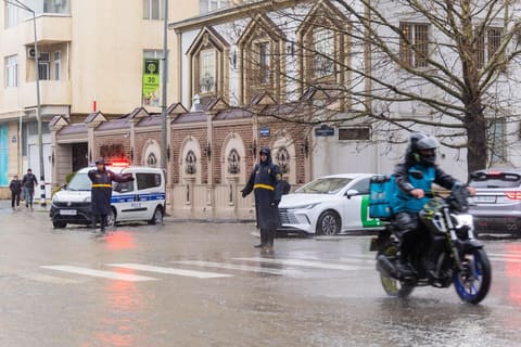 DİN: Yağışlı hava şəraitində polis xidmətini davam etdirir