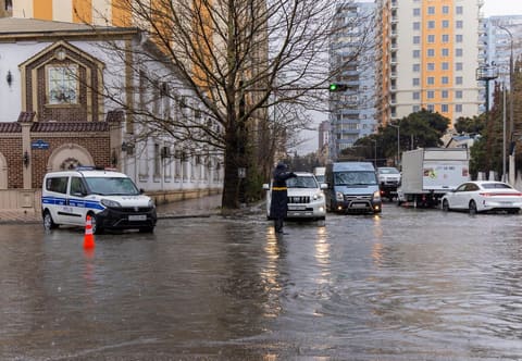 DİN: Yağışlı hava şəraitində polis xidmətini davam etdirir