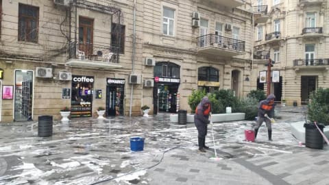 Güclü yağışdan sonra Bakıda genişmiqyaslı daxili iməclik keçirilib