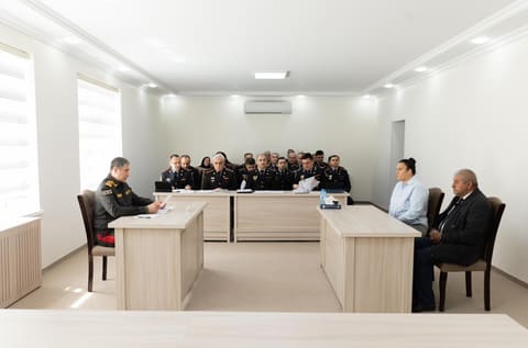 Vilayət Eyvazov  sıra baxışı keçirib