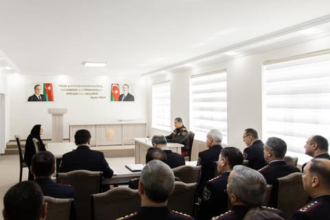 Vilayət Eyvazov  sıra baxışı keçirib