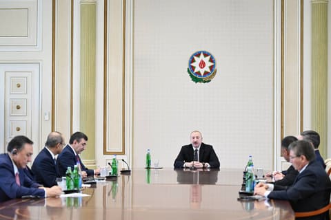 İlham Əliyev Türk Dövlətləri Təşkilatına üzv dövlətlərin hökumət başçılarının görüşünün iştirakçılarını qəbul edib - YENİLƏNİB