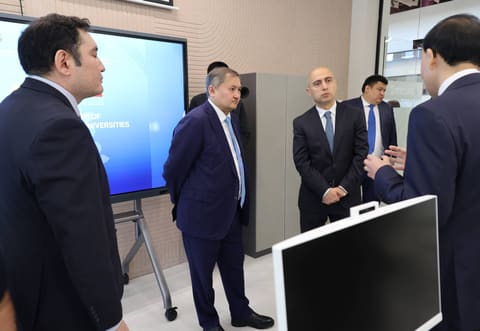 Emin Əmrullayev qazaxıstanlı həmkarı ilə görüşüb