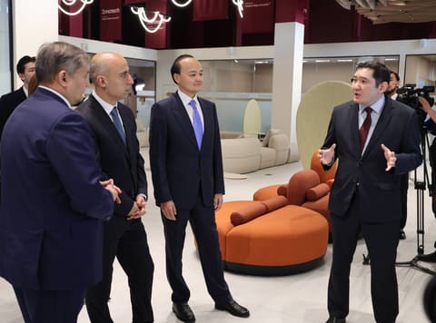 Emin Əmrullayev qazaxıstanlı həmkarı ilə görüşüb