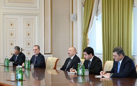 İlham Əliyev Qazaxıstanın xarici işlər və nəqliyyat nazirlərini qəbul edib