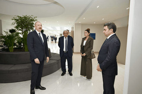 İlham Əliyev Milli Aviasiya Akademiyasında Beynəlxalq Təlim Mərkəzinin açılışında iştirak edib - FOTOLAR