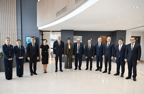 İlham Əliyev Milli Aviasiya Akademiyasında Beynəlxalq Təlim Mərkəzinin açılışında iştirak edib - FOTOLAR