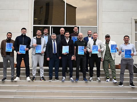 Məşqçilərə diplom təqdim olunub