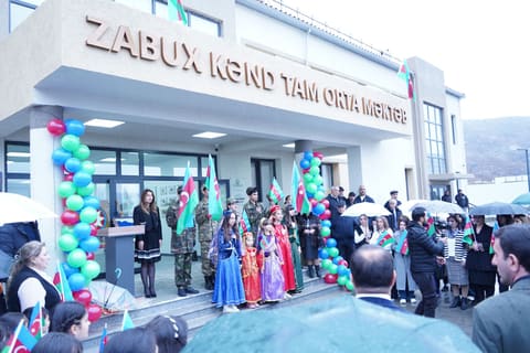 Zəfərin işığında qurulan təhsil: Laçının Zabux kəndində yeni məktəb - FOTOLAR