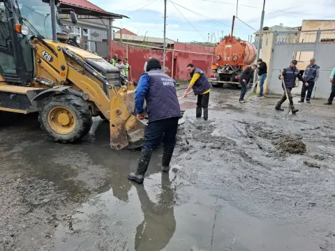 Keşlədə yağışın fəsadları aradan qaldırılır - FOTOLAR