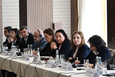 “Sülh Körpüsü” təşəbbüsünün iştirakçıları Qəbələdə  Hikmət Hacıyevlə görüşüblər